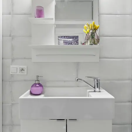 דירה Lovely Boutique 2x1br Nearby Chopin Airport & 15 Min To Centre By Tram *