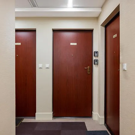 Lovely Boutique 2x1br Nearby Chopin Airport & 15 Min To Centre By Tram *