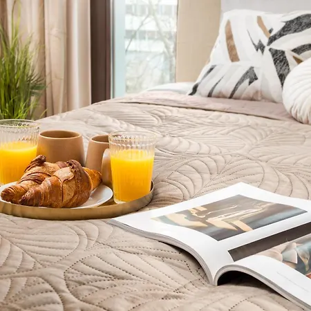 Lovely Boutique 2x1br Nearby Chopin Airport & 15 Min To Centre By Tram