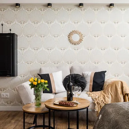 Lovely Boutique 2x1br Nearby Chopin Airport & 15 Min To Centre By Tram *