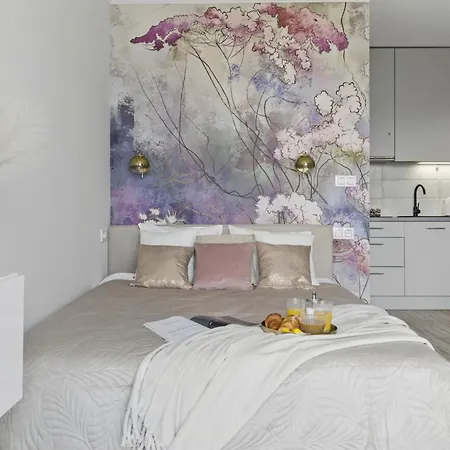 Lovely Boutique 2x1br Nearby Chopin Airport & 15 Min To Centre By Tram *