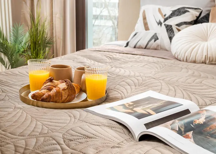 Lovely Boutique 2x1br Nearby Chopin Airport & 15 Min To Centre By Tram