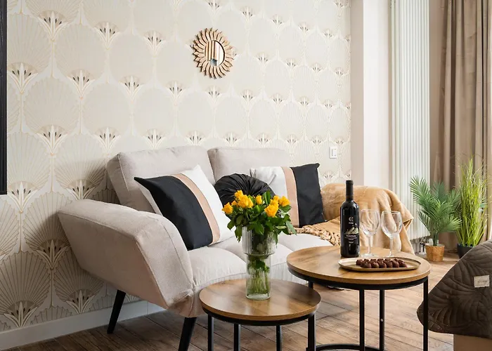 Lovely Boutique 2x1br Nearby Chopin Airport & 15 Min To Centre By Tram * وارسو