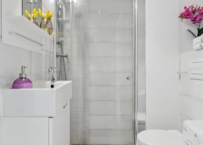 Lovely Boutique 2x1br Nearby Chopin Airport & 15 Min To Centre By Tram * وارسو