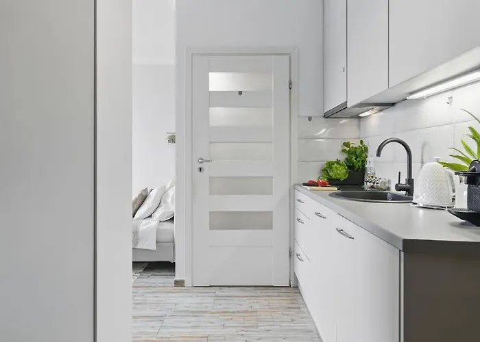 شقة Lovely Boutique 2x1br Nearby Chopin Airport & 15 Min To Centre By Tram