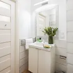 Lovely Boutique 2x1br Nearby Chopin Airport & 15 Min To Centre By Tram *