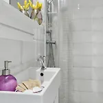 Lovely Boutique 2x1br Nearby Chopin Airport & 15 Min To Centre By Tram Apartamento Varsóvia