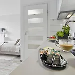 Apartamento Lovely Boutique 2x1br Nearby Chopin Airport & 15 Min To Centre By Tram *
