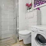 Lovely Boutique 2x1br Nearby Chopin Airport & 15 Min To Centre By Tram