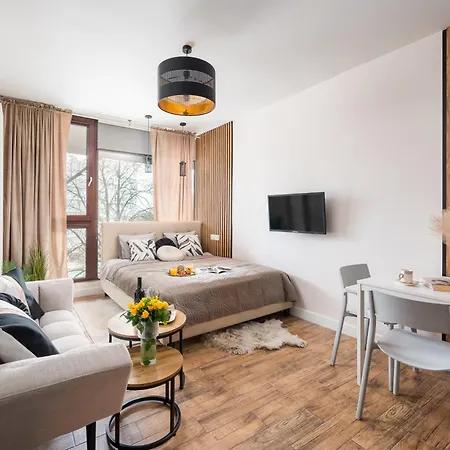 Apartmán Lovely Boutique 2x1br Nearby Chopin Airport & 15 Min To Centre By Tram